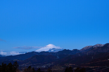 夜明けの富士山