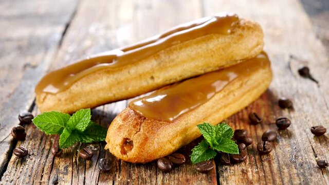 coffee eclair 