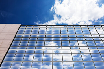 都会のオフィスビルイメージ