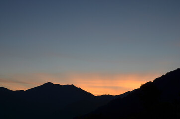 飯豊連峰に沈む夕日