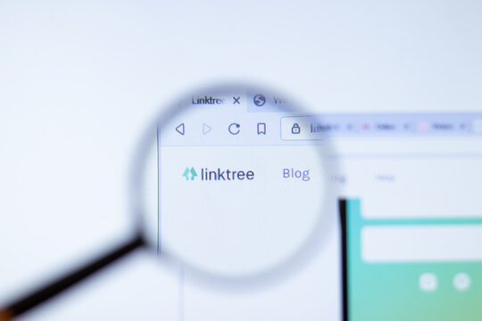 New York, USA - 29 September 2020: linktree linktr.ee company website with logo close up, Illustrative Editorial