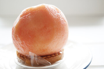 丸ごと桃のタルトケーキ