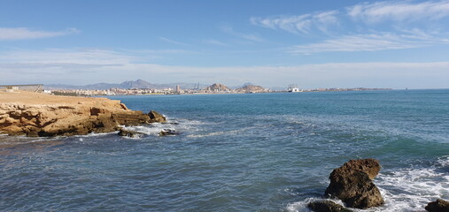 Agua Amarga con Alicante de fondo