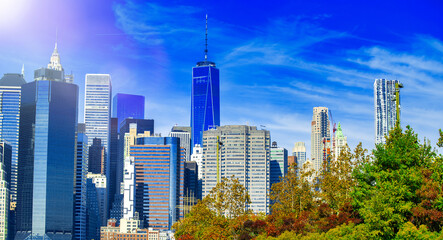 Obraz premium Lower Manhattan skyline on a beautiful sunny day, New York City