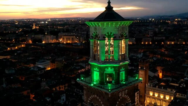 Torre dei Lamberti in Verona at night
hyperlapse 