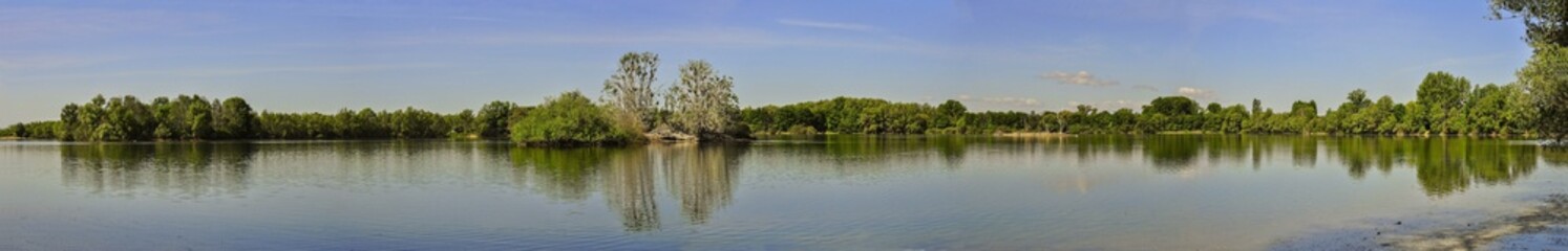 Fototapeta na wymiar Die Koldinger Seen, die Südliche Leineaue