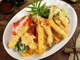 Tempura Gemüse mit Garnelen