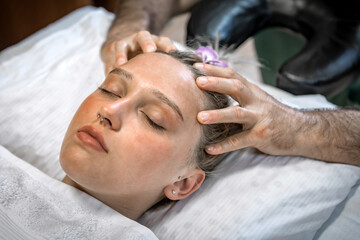 Fototapeta na wymiar professional head massage
