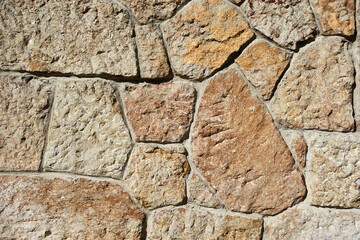 Steinmauer, rötlich, beige