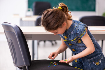 Secondary school prank with sharp thumbtacks on chair