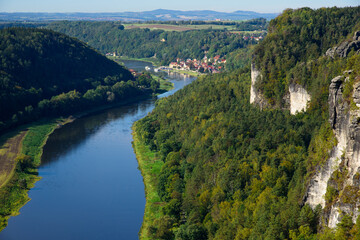 Panorama Blick auf die Elbe in Richtung Wehlen von der Bastei aus. Sachsen / Germany