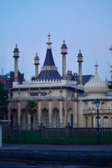 Fototapeta na wymiar Brighton Pavilion at dawn