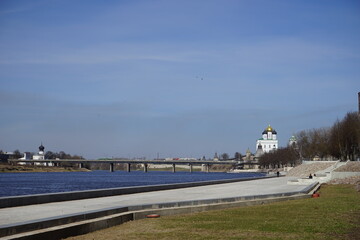 Fototapeta na wymiar Olginsky bridge in Pskov. Spring . Russia