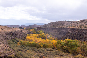 Obraz premium Scenic Verde Canyon Arizona Landscape in Autumn