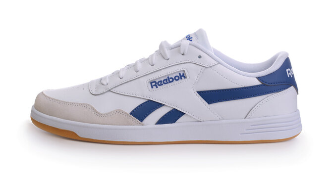  Reebok men's running shoe.