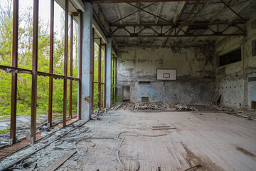Fototapeta na wymiar swimming pool in Chernobyl