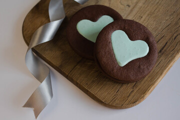 chocolate coolies with mint filling