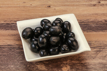 Black olives in the bowl