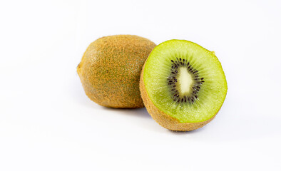 kiwi aliemento perfecto para mejorar el sistema inmune de manera natural.