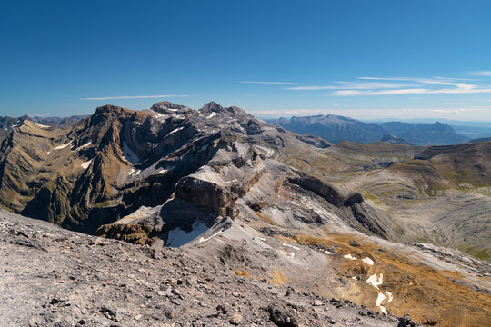 Views of the Monte Perdido Massif from the Taillon peak, with the peaks Casco, Marbore, Cilindro del Marbore, Monte Perdido, Raimond