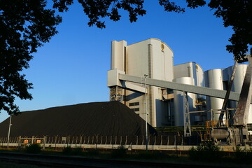 Coal-fired power plant in Hanover behind the Mittelland canal, Lower Saxony, Germany. 