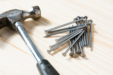 釘とハンマー