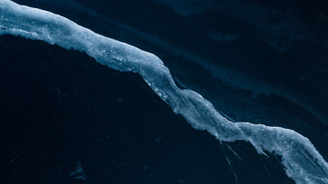 Cracked ice