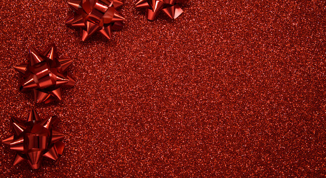 Decorazioni natalizie con palline di natale pigne pacchetti e fiocchetti