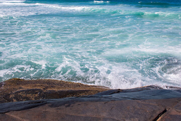 espuma do mar verde esmeralda