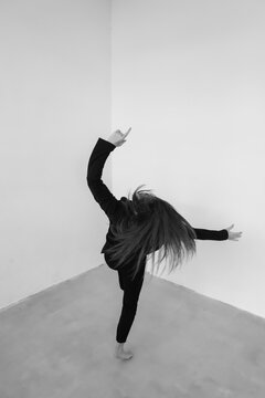 dance freedom - girl rotating fast