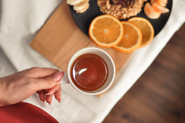 oatmeal with raisings bananas and oranges