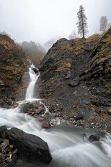 Wasserfallarena Batöni im Herbst
