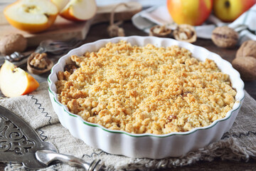 Apple crumble with walnuts - 391381000