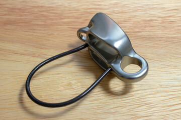 Belay device (ATC) with guide mode function