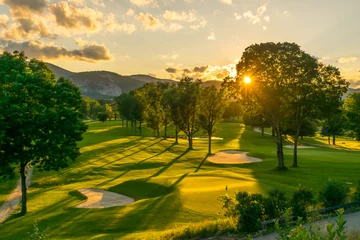 Stoff pro Meter The sun sets over a New Hampshire golf course © Keith J Sfinx