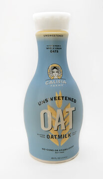 Bottle of Califa unsweetened gluten free and dairy free oat milk.