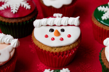 snowman christmas cupcakes