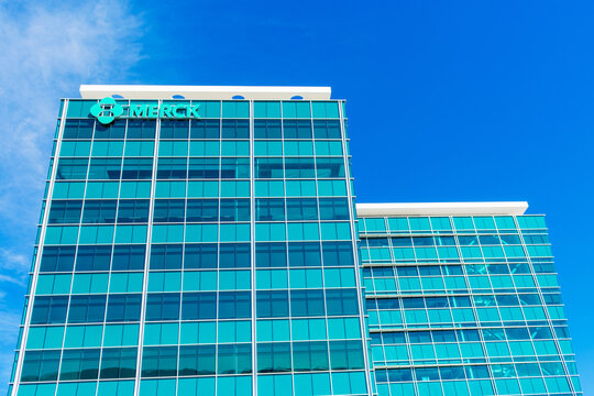 Merck Research Laboratories sleek, all-glass headquarters building in Silicon Valley. Merck Co. Inc. is an American multinational pharmaceutical company - South San Francisco, CA, USA - 2020