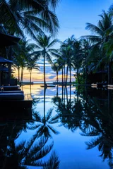 Pool und Bangalow am Pool im Badeort und Hotel © Mongkolchon