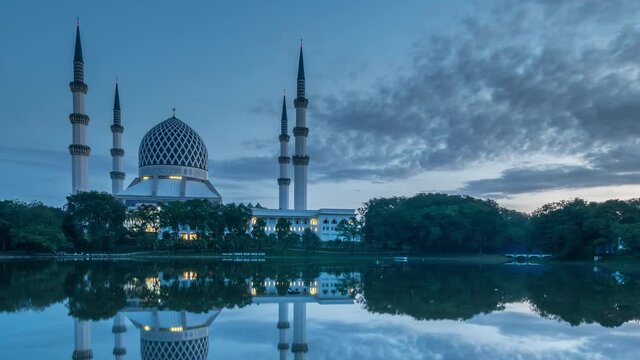 timelapse of Sultan Salahuddin Abdul Aziz Shah mosque 