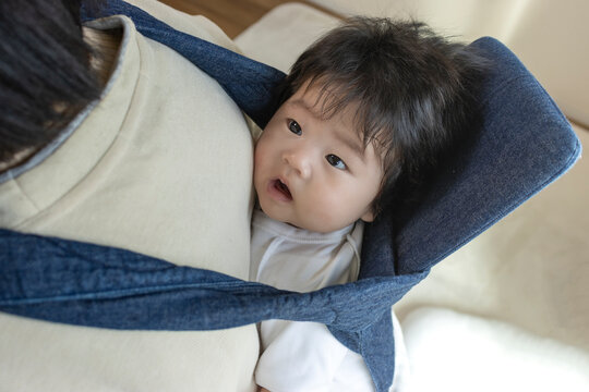 84 最適な おんぶ紐 画像 ストック写真 ベクター Adobe Stock