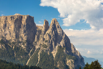 Auf der Seiser Alm, Alpe di Siusi, mit Blick auf den Schlern, Sciliar, Südtirol