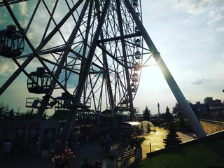 wheel at night