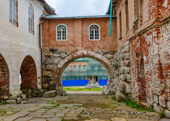  View from the sacristy of Herman. The inner courtyard of the Solovetsky Monastery.