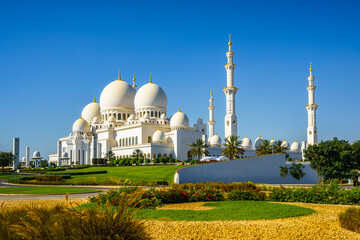Obraz premium Imposing Sheikh Zayed Grand Mosque in Abu Dhabi