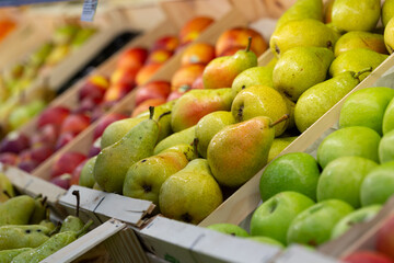 Pommes et poires française chez le primeur