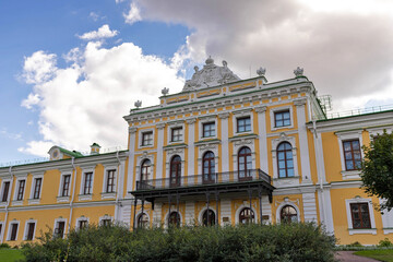 Fototapeta premium Tver.Tver Imperial travel Palace. 18th century. Cathedral square, view from the Volga embankment. The Palace Of Oldenburg. Summer day