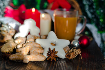 Fototapeta na wymiar hot drink and christmas gingerbread cookie