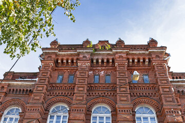 Kostroma. The house on the prospect of the World (Pavlovskaya street). the building of the former...