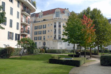 Obraz premium Ville d'Alfortville, immeubles d'habitations en centre ville, programme immobilier, département du Val-de-Marne, France